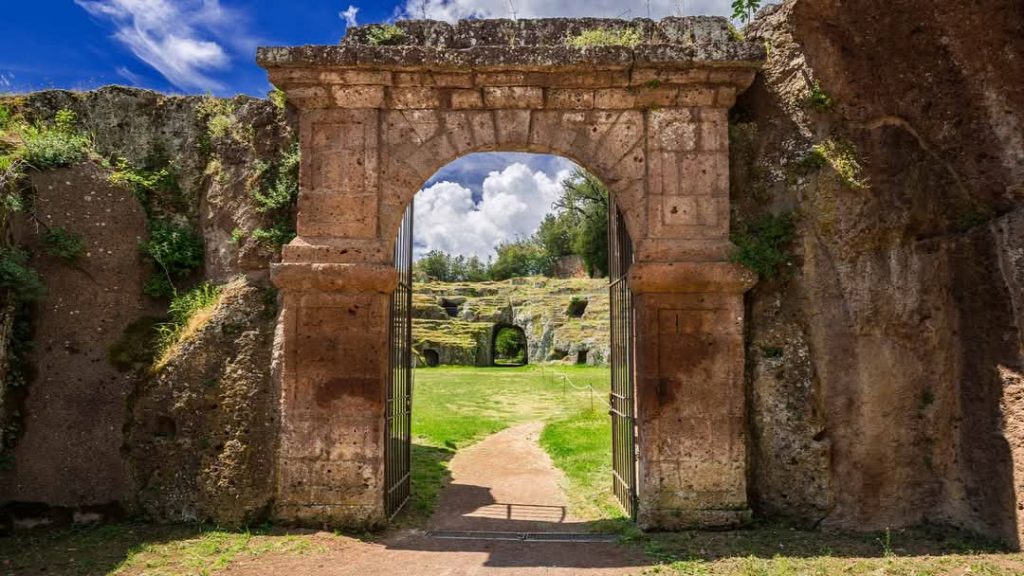 Escursioni Sutri: Tesori Nascosti tra Natura e Storia